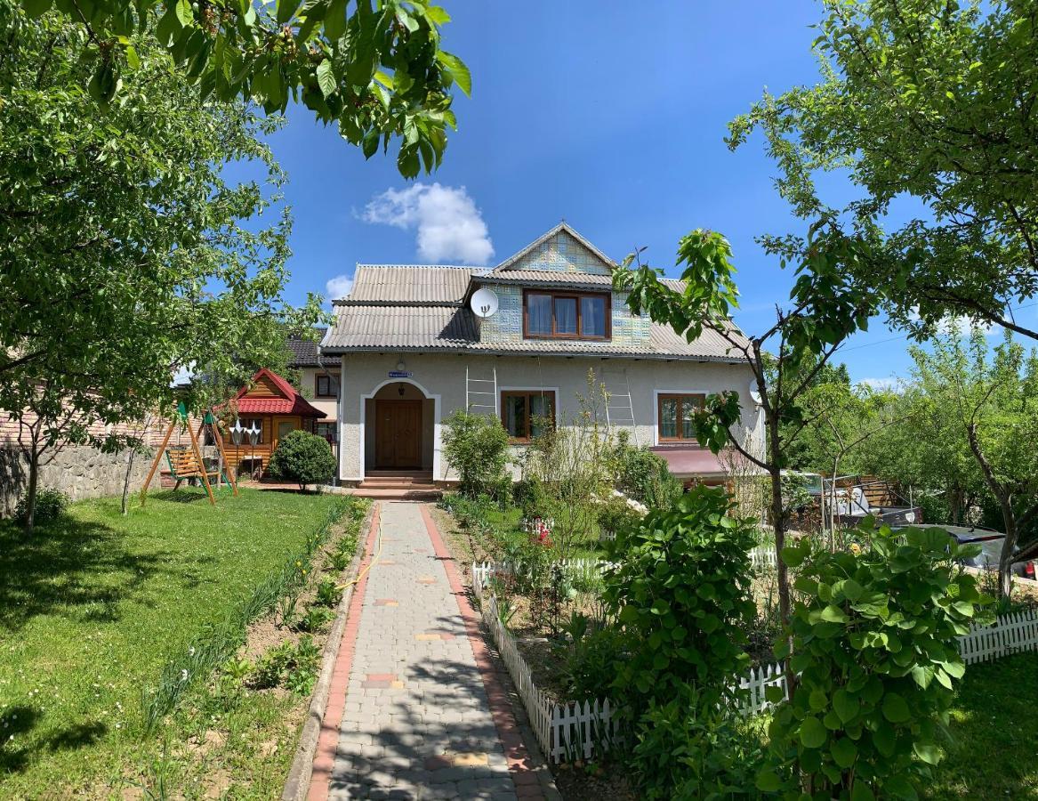 Guest House Viktoria Jaremče Exteriér fotografie